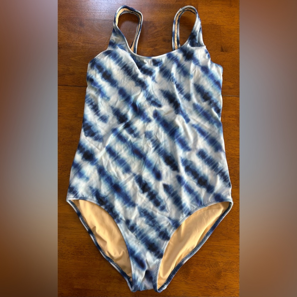 Women’s Small One Piece Amazon Essentials Bathing Suit